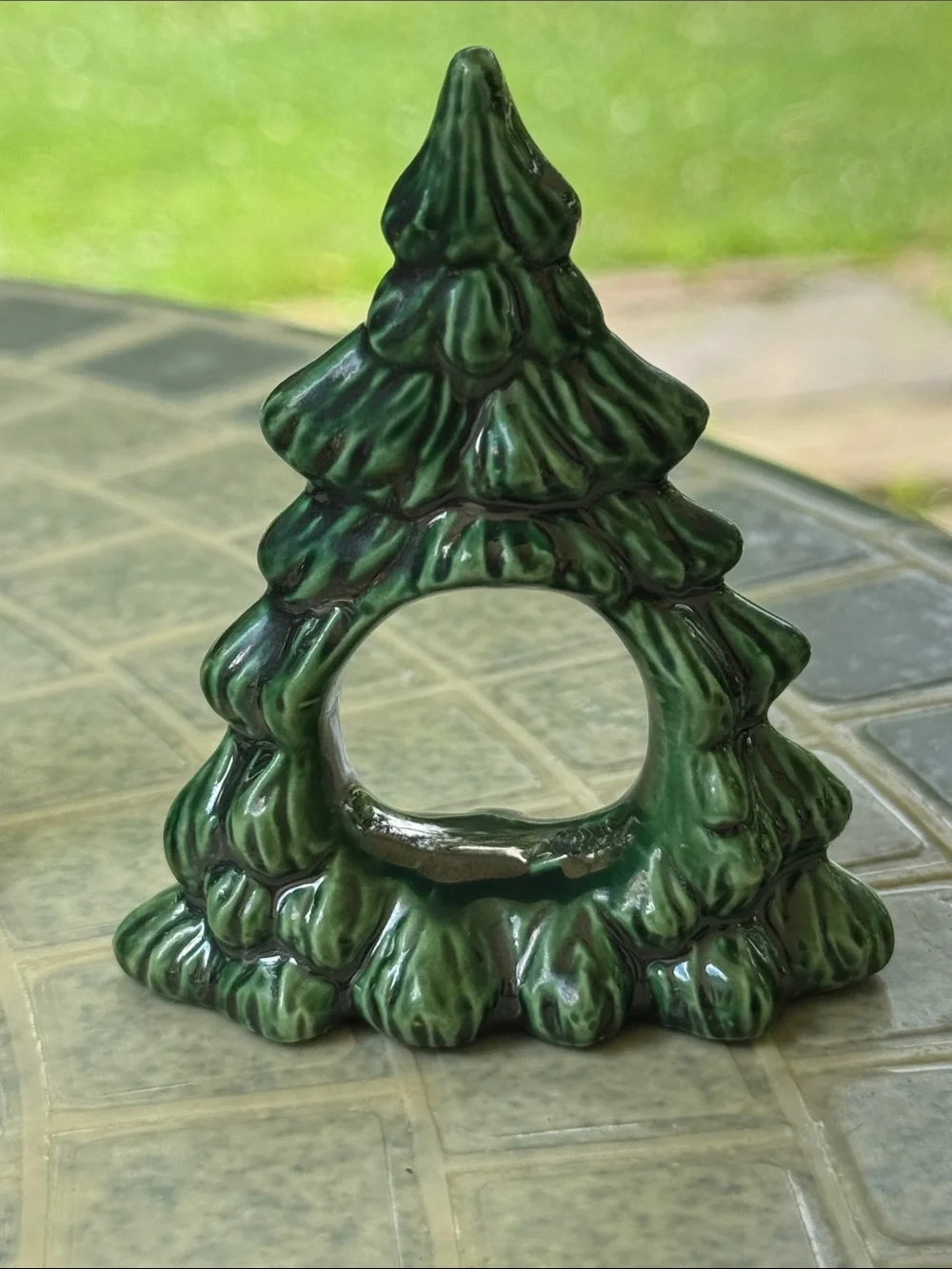 Green Ceramic Christmas Tree Napkin Rings Vintage 3.5” tall set of 2